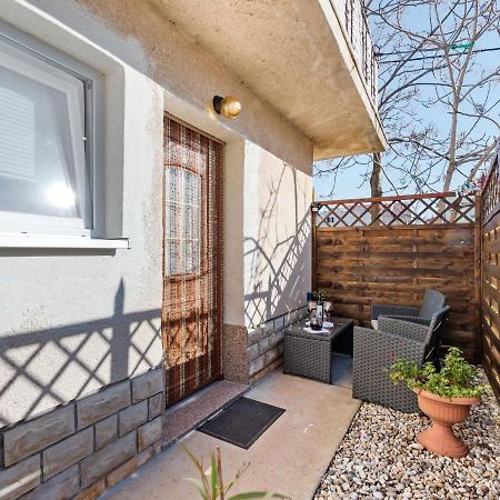 Cosy Holiday Home In Zadar With Garden Екстериор снимка