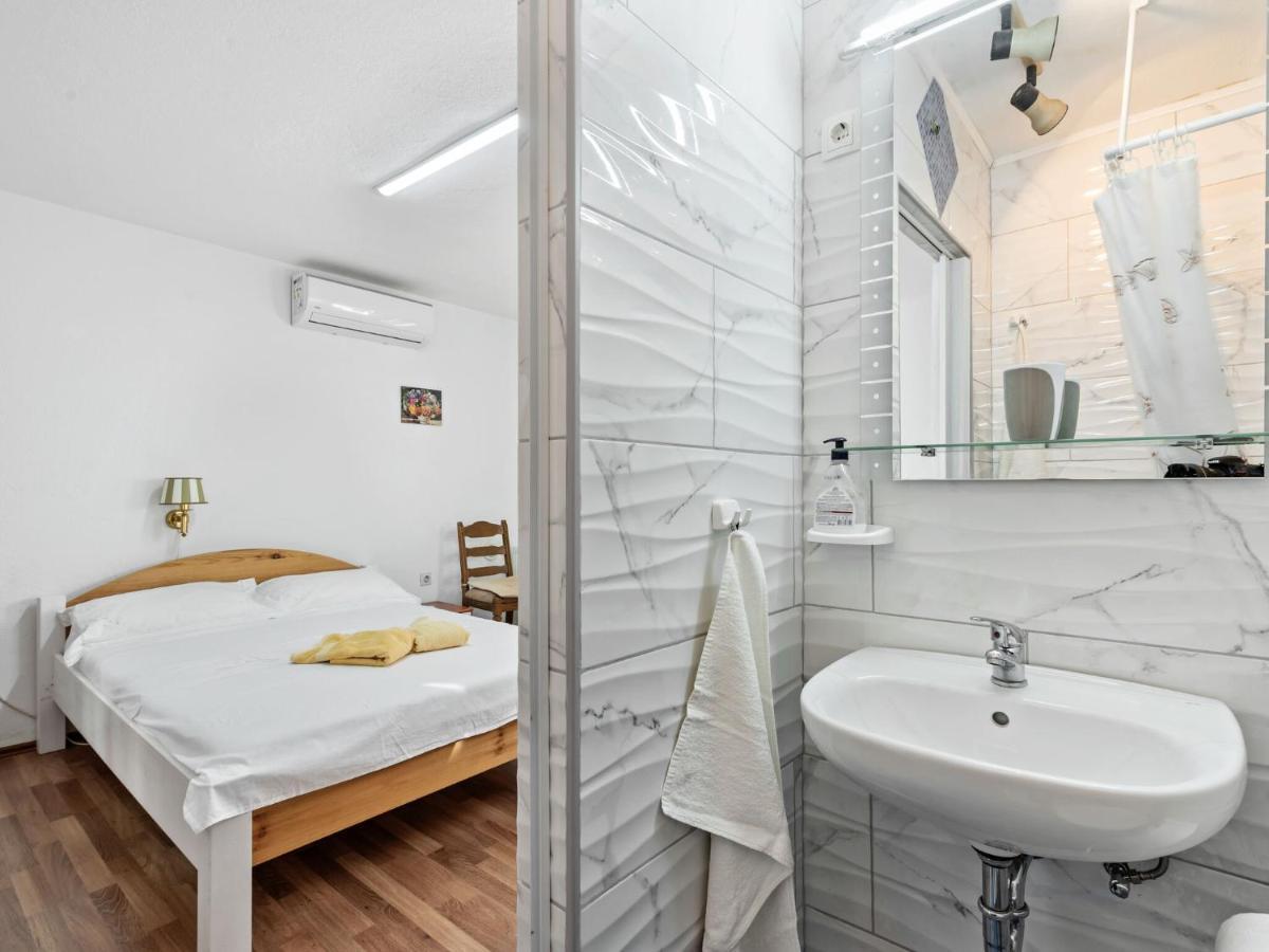 Cosy Holiday Home In Zadar With Garden Екстериор снимка